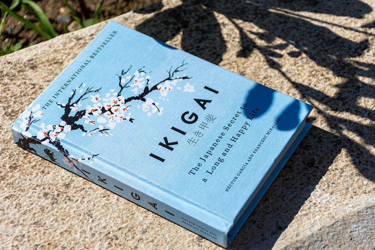 Cover of the Ikigai book, representing how to find your Ikigai and explore the pursuit of happiness in everyday life